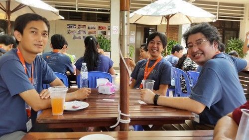 Agile coach Kiro Harada with Web Essentials' QA Manager Visay Keo during breaktime at T3CON15 Asia.