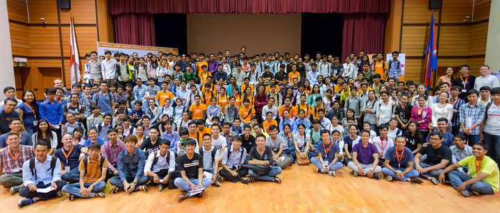 Energetic group photo of the Web Essentials team during the T3CON15 Asia Student Day.
